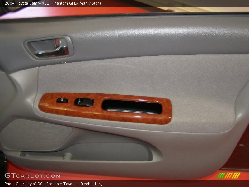 Phantom Gray Pearl / Stone 2004 Toyota Camry XLE
