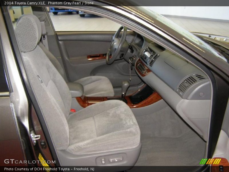 Phantom Gray Pearl / Stone 2004 Toyota Camry XLE