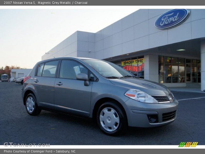 Magnetic Grey Metallic / Charcoal 2007 Nissan Versa S