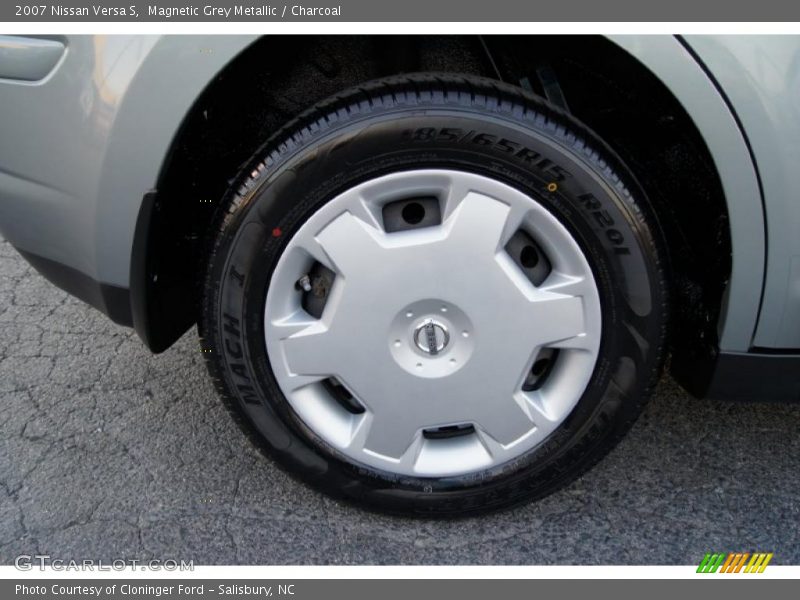 Magnetic Grey Metallic / Charcoal 2007 Nissan Versa S