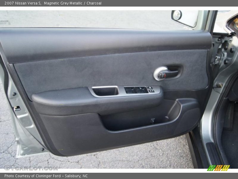 Magnetic Grey Metallic / Charcoal 2007 Nissan Versa S