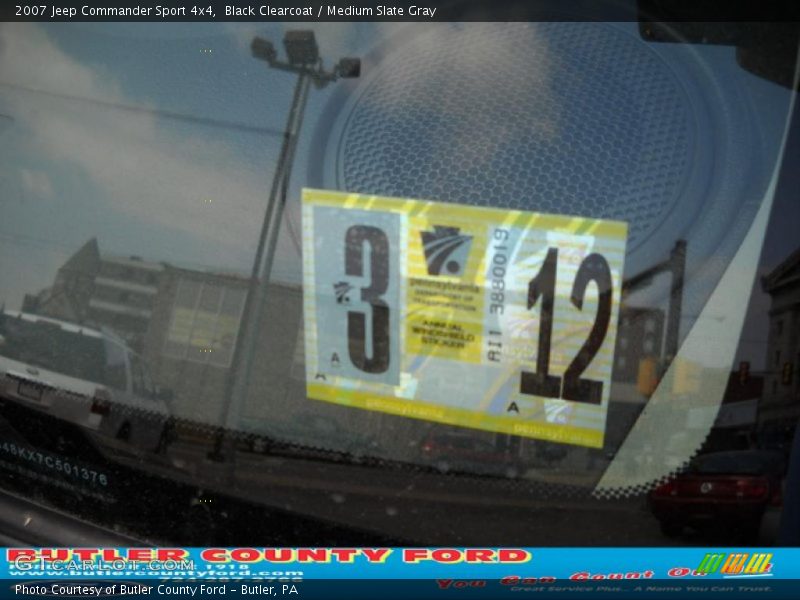 Black Clearcoat / Medium Slate Gray 2007 Jeep Commander Sport 4x4