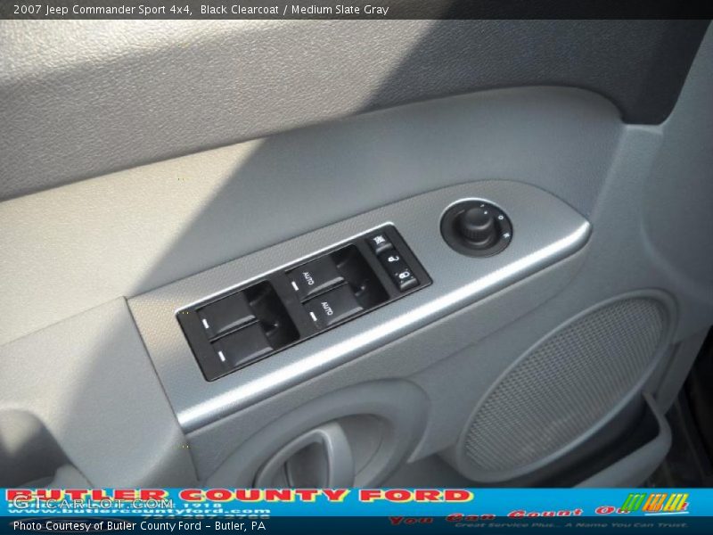 Black Clearcoat / Medium Slate Gray 2007 Jeep Commander Sport 4x4