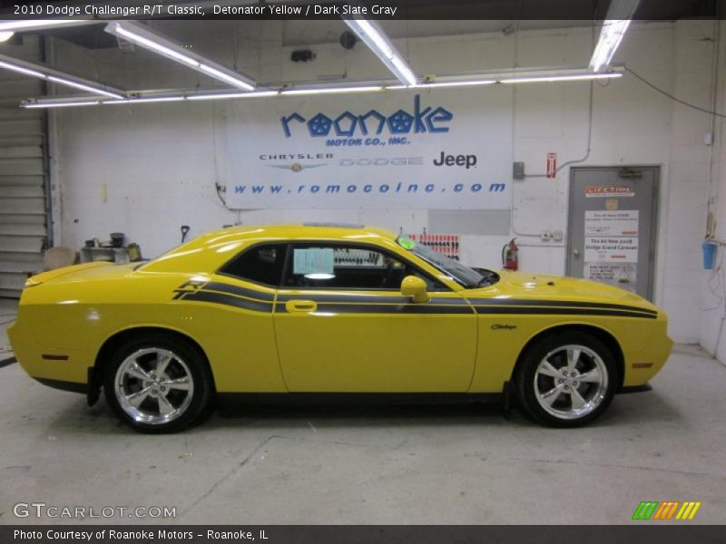 Detonator Yellow / Dark Slate Gray 2010 Dodge Challenger R/T Classic