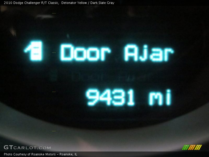 Detonator Yellow / Dark Slate Gray 2010 Dodge Challenger R/T Classic