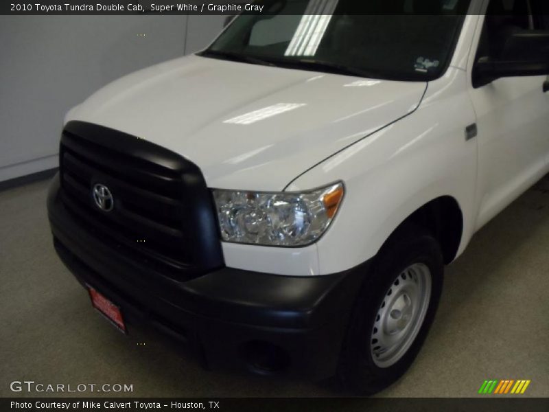Super White / Graphite Gray 2010 Toyota Tundra Double Cab