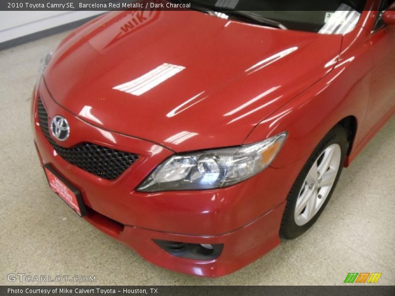 Barcelona Red Metallic / Dark Charcoal 2010 Toyota Camry SE