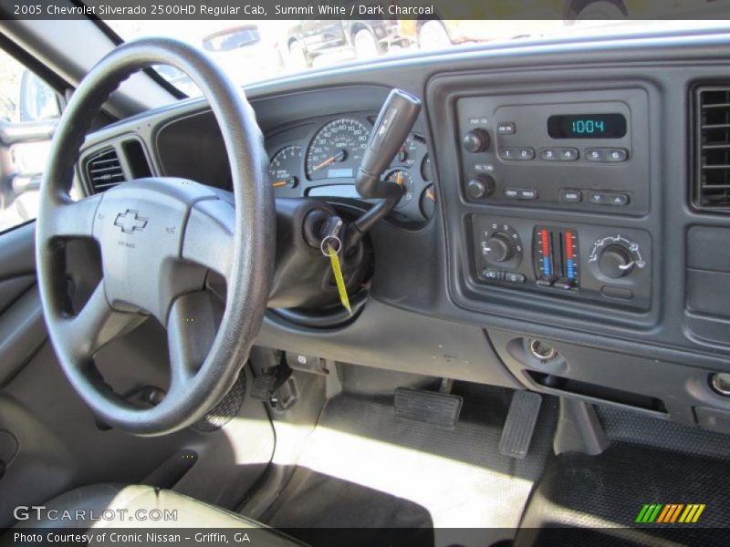 Summit White / Dark Charcoal 2005 Chevrolet Silverado 2500HD Regular Cab