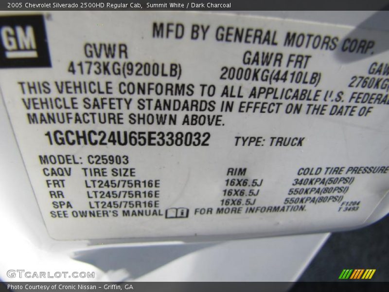 Summit White / Dark Charcoal 2005 Chevrolet Silverado 2500HD Regular Cab