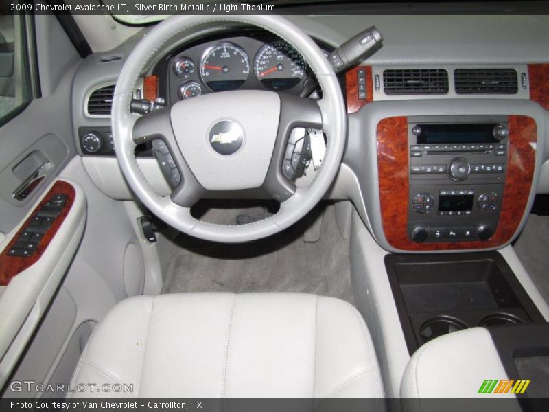 Dashboard of 2009 Avalanche LT