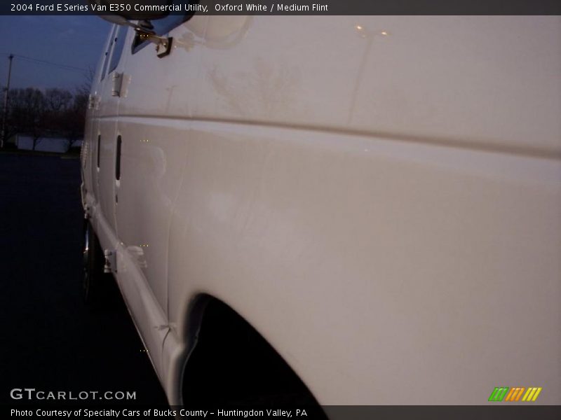 Oxford White / Medium Flint 2004 Ford E Series Van E350 Commercial Utility
