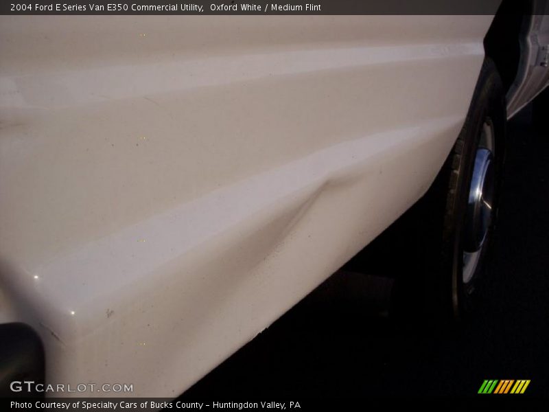 Oxford White / Medium Flint 2004 Ford E Series Van E350 Commercial Utility
