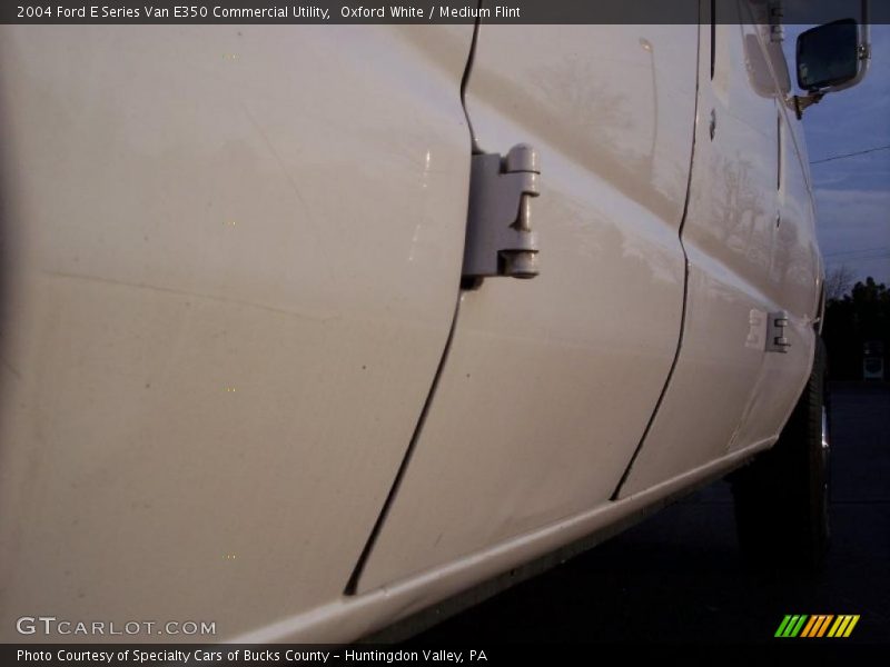 Oxford White / Medium Flint 2004 Ford E Series Van E350 Commercial Utility