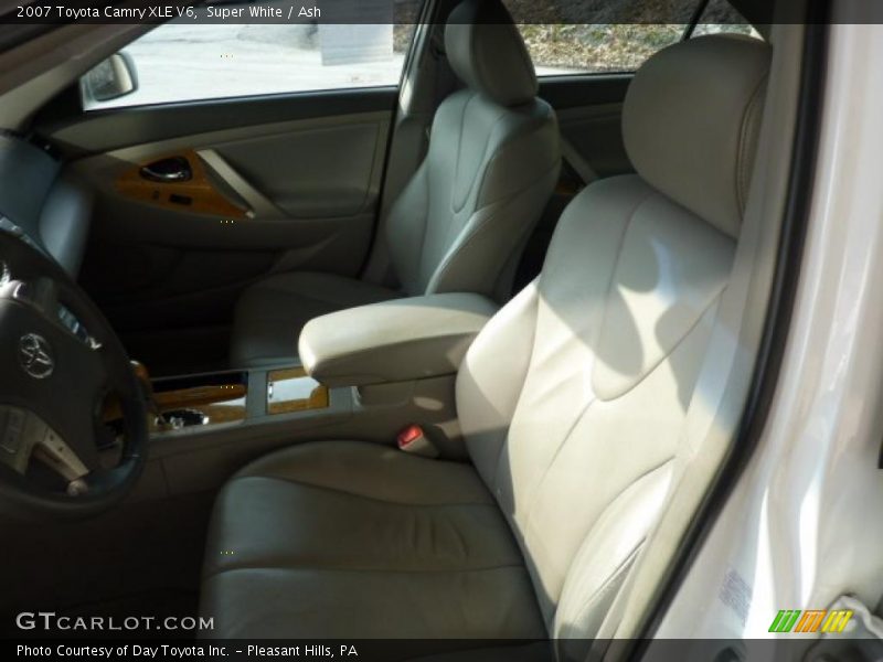 Super White / Ash 2007 Toyota Camry XLE V6