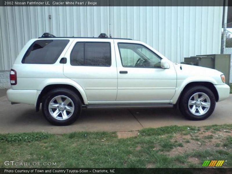 Glacier White Pearl / Beige 2002 Nissan Pathfinder LE