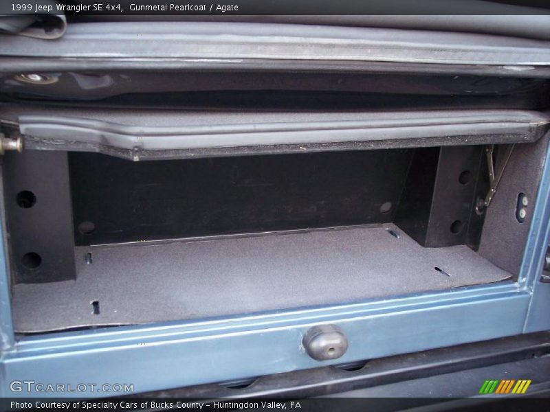  1999 Wrangler SE 4x4 Trunk