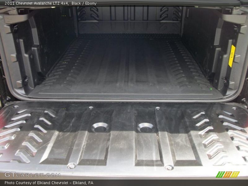 Black / Ebony 2011 Chevrolet Avalanche LTZ 4x4