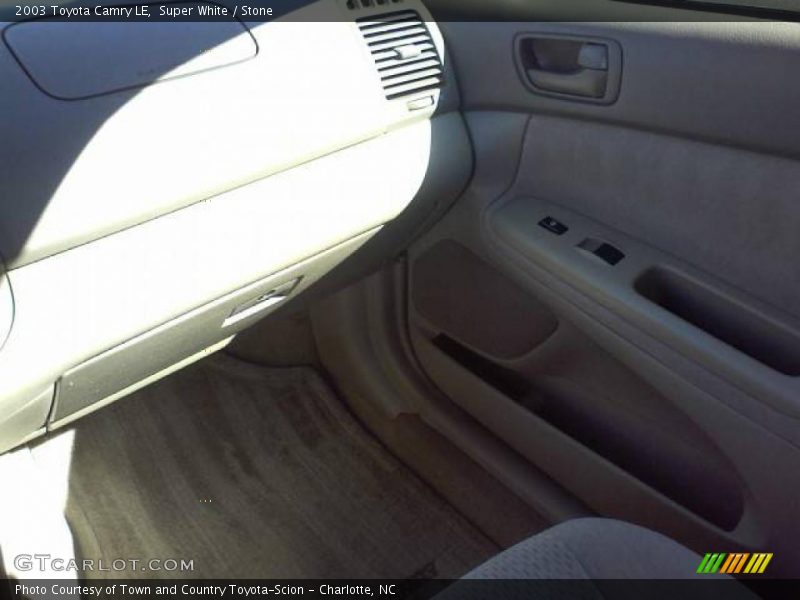 Super White / Stone 2003 Toyota Camry LE