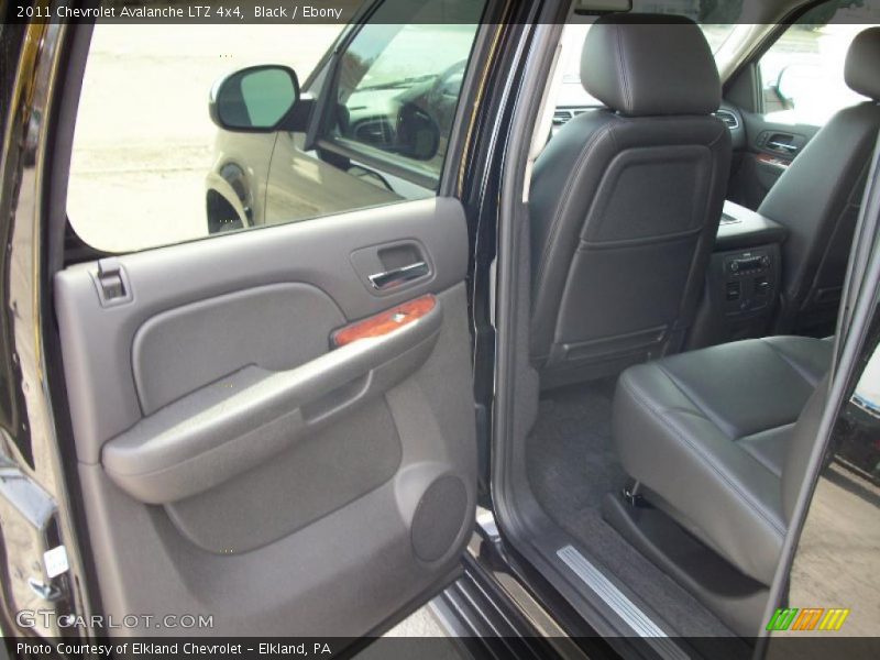Black / Ebony 2011 Chevrolet Avalanche LTZ 4x4