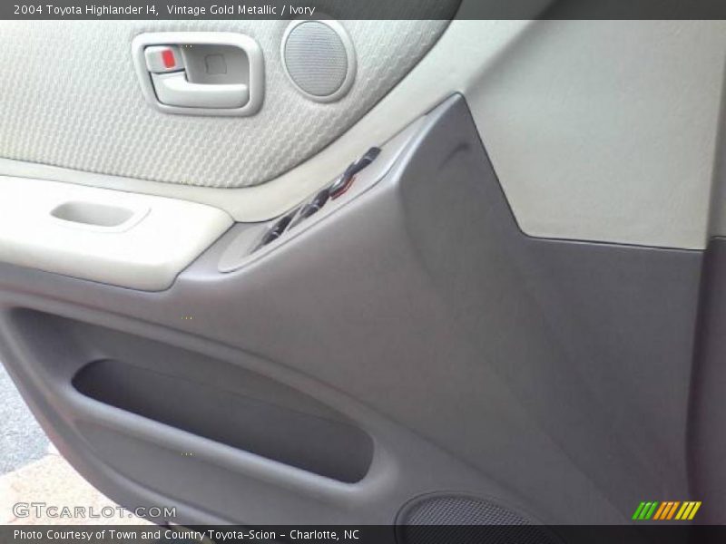 Vintage Gold Metallic / Ivory 2004 Toyota Highlander I4
