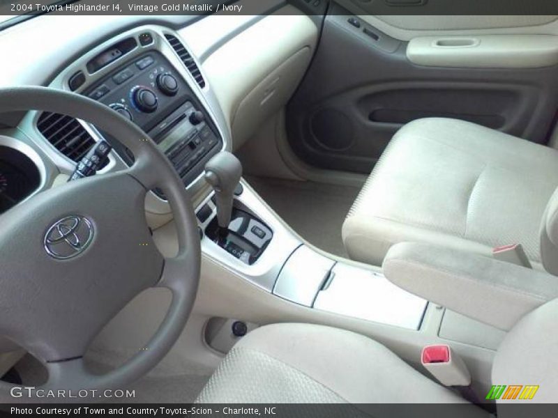 Vintage Gold Metallic / Ivory 2004 Toyota Highlander I4