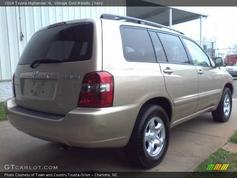 Vintage Gold Metallic / Ivory 2004 Toyota Highlander I4
