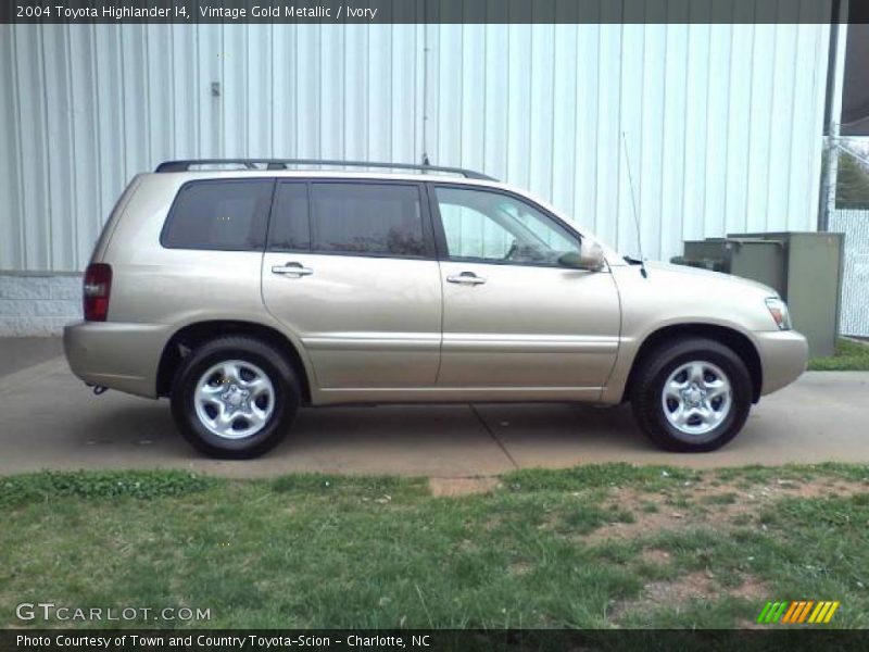 Vintage Gold Metallic / Ivory 2004 Toyota Highlander I4