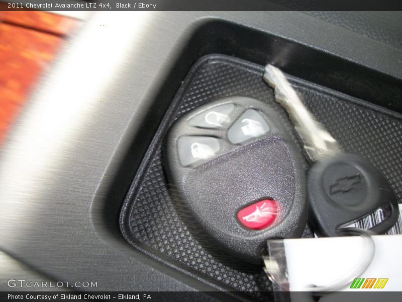 Black / Ebony 2011 Chevrolet Avalanche LTZ 4x4