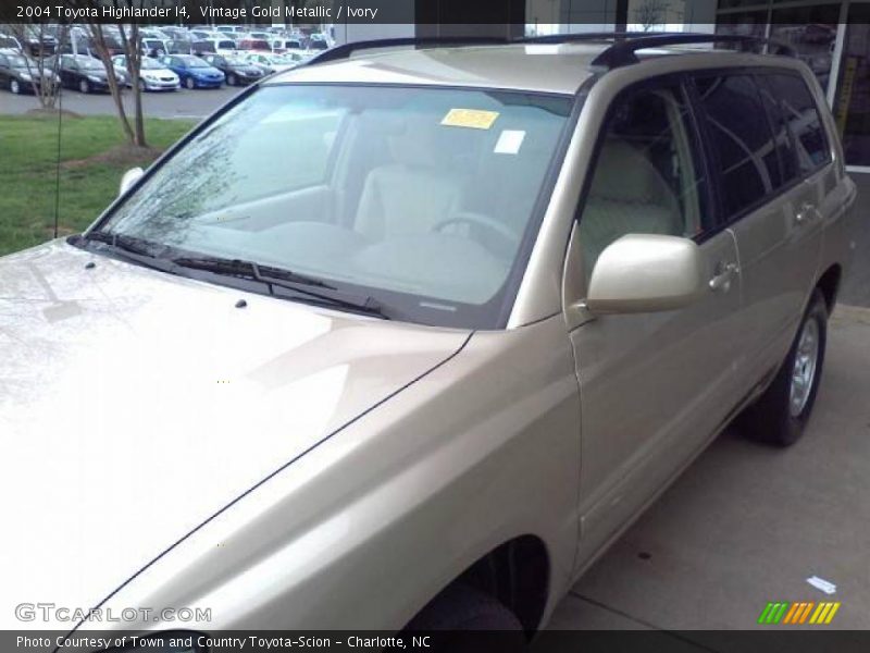 Vintage Gold Metallic / Ivory 2004 Toyota Highlander I4