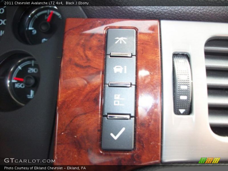 Black / Ebony 2011 Chevrolet Avalanche LTZ 4x4