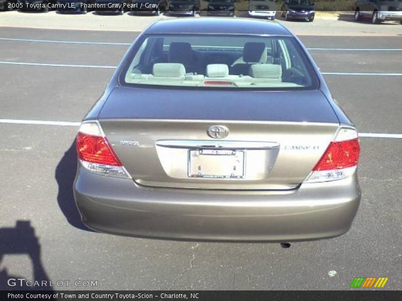 Phantom Gray Pearl / Gray 2005 Toyota Camry LE