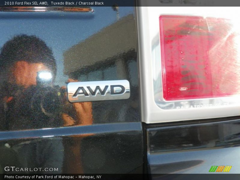 Tuxedo Black / Charcoal Black 2010 Ford Flex SEL AWD