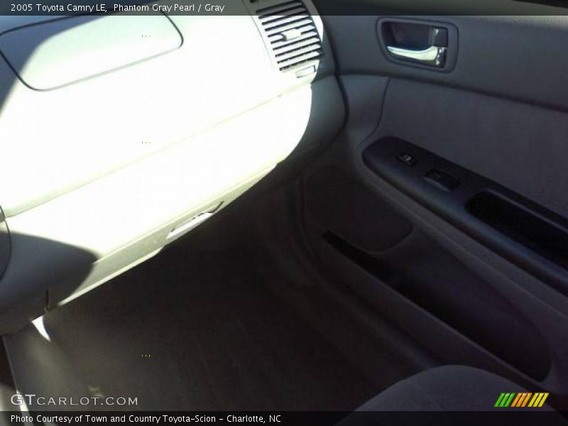 Phantom Gray Pearl / Gray 2005 Toyota Camry LE