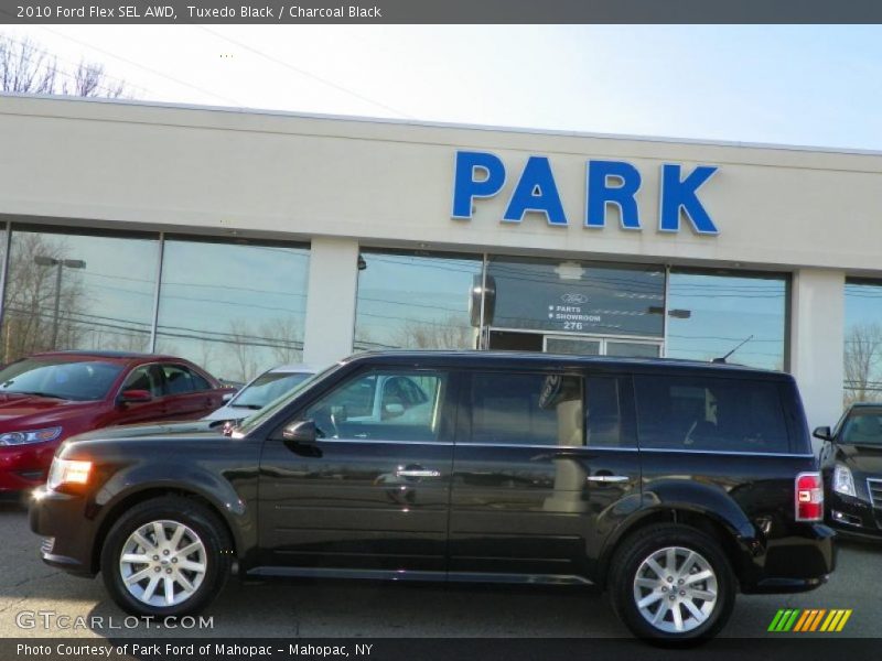 Tuxedo Black / Charcoal Black 2010 Ford Flex SEL AWD