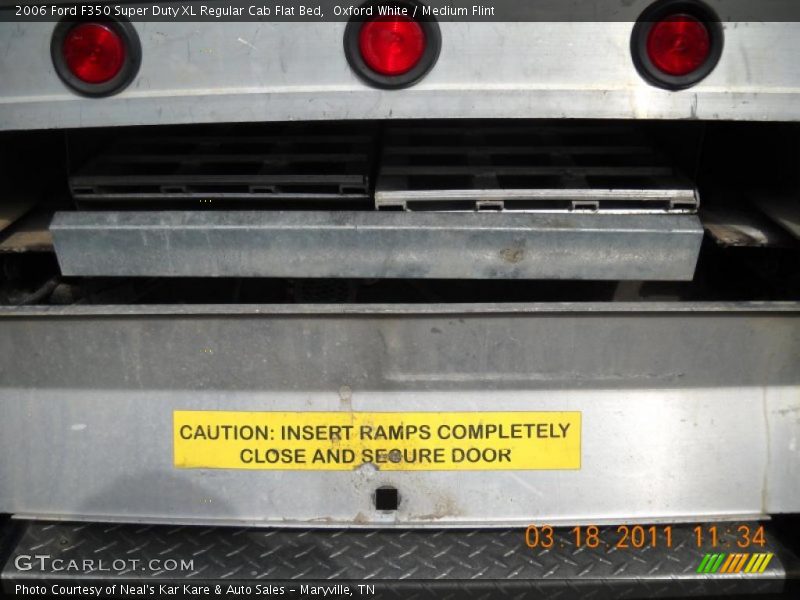 Oxford White / Medium Flint 2006 Ford F350 Super Duty XL Regular Cab Flat Bed