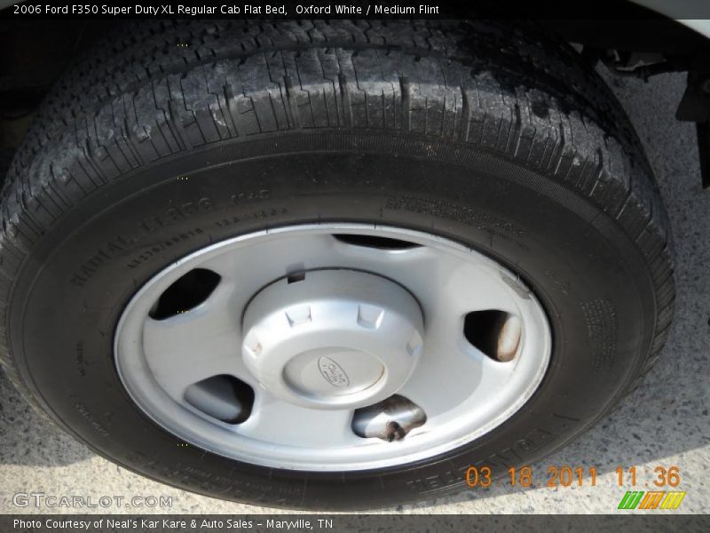 Oxford White / Medium Flint 2006 Ford F350 Super Duty XL Regular Cab Flat Bed