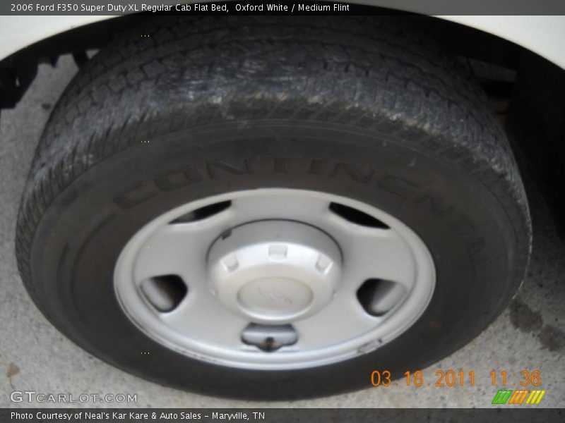 Oxford White / Medium Flint 2006 Ford F350 Super Duty XL Regular Cab Flat Bed