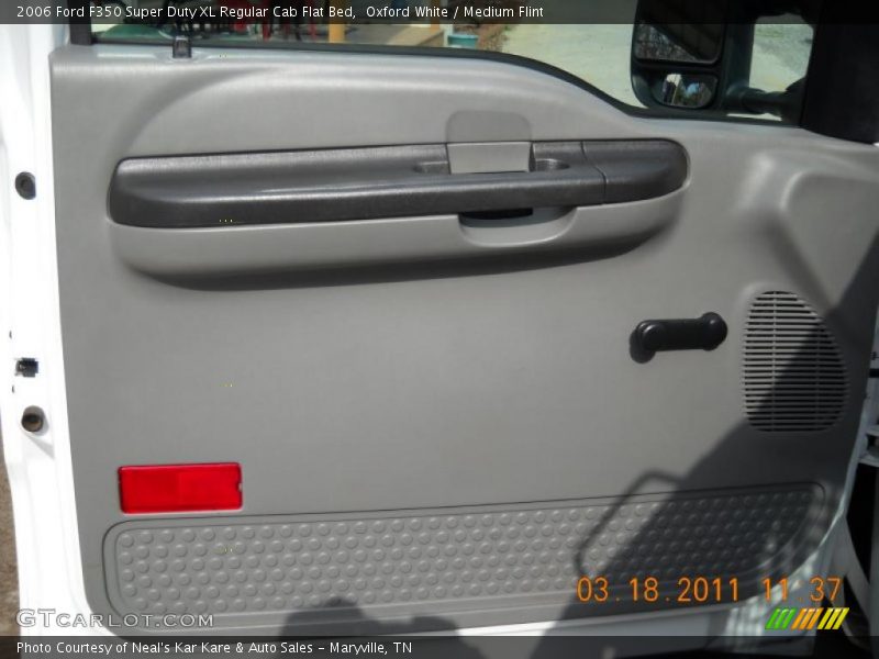 Oxford White / Medium Flint 2006 Ford F350 Super Duty XL Regular Cab Flat Bed