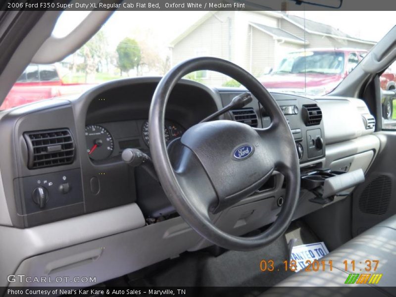 Oxford White / Medium Flint 2006 Ford F350 Super Duty XL Regular Cab Flat Bed