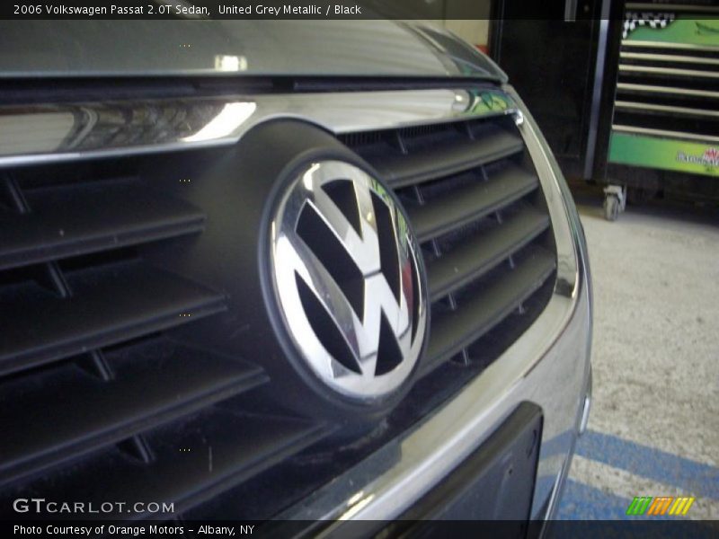 United Grey Metallic / Black 2006 Volkswagen Passat 2.0T Sedan