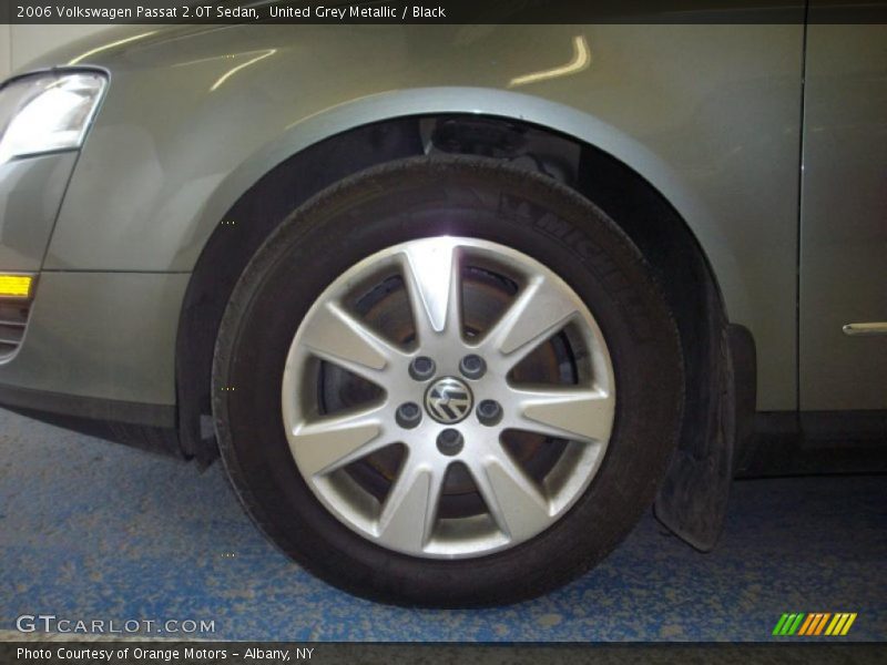 United Grey Metallic / Black 2006 Volkswagen Passat 2.0T Sedan