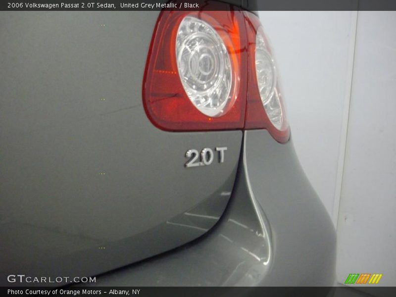 United Grey Metallic / Black 2006 Volkswagen Passat 2.0T Sedan