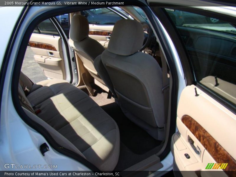Vibrant White / Medium Parchment 2005 Mercury Grand Marquis GS