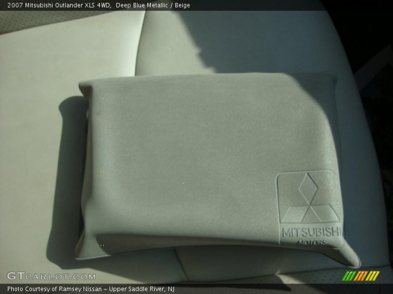 Deep Blue Metallic / Beige 2007 Mitsubishi Outlander XLS 4WD