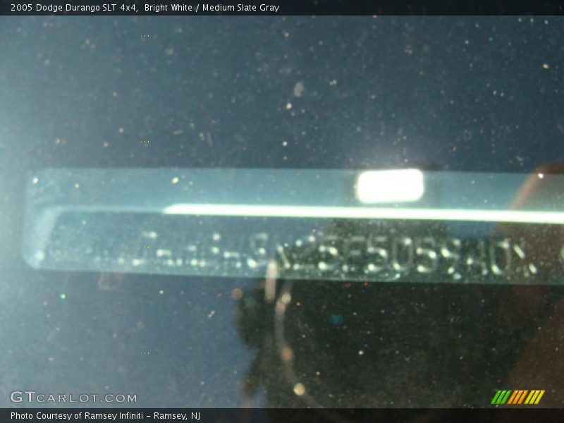 Bright White / Medium Slate Gray 2005 Dodge Durango SLT 4x4