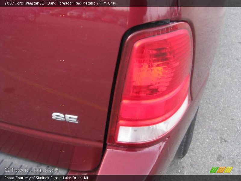 Dark Toreador Red Metallic / Flint Gray 2007 Ford Freestar SE