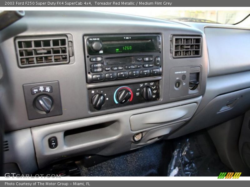 Controls of 2003 F250 Super Duty FX4 SuperCab 4x4