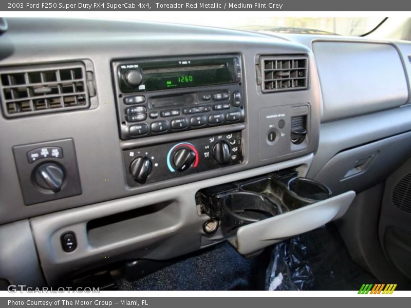 Controls of 2003 F250 Super Duty FX4 SuperCab 4x4