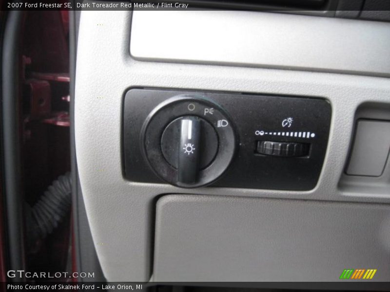 Dark Toreador Red Metallic / Flint Gray 2007 Ford Freestar SE