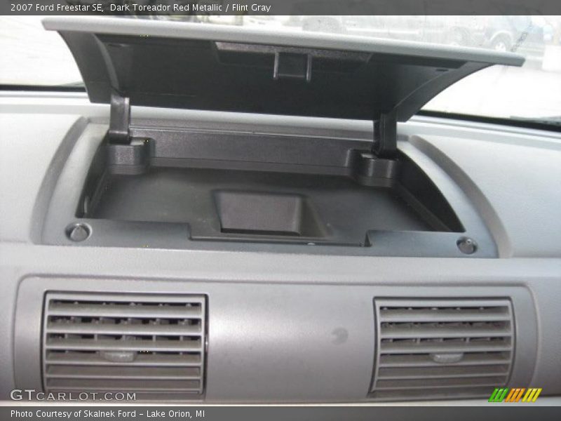 Dark Toreador Red Metallic / Flint Gray 2007 Ford Freestar SE